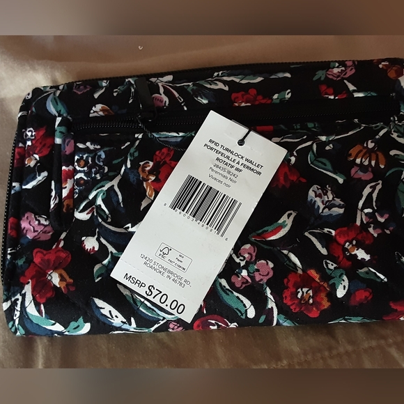 NWT RFID Vera Bradley Turnlock Wallet - Picture 9 of 10
